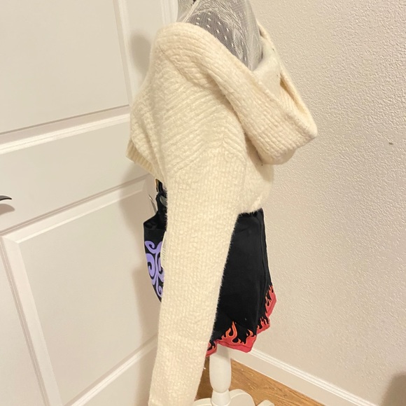 Fuzzy zip up sweater - Picture 3 of 5